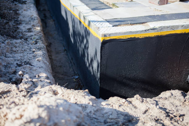 Flood containment and hydraulic sealing in New Point, IN